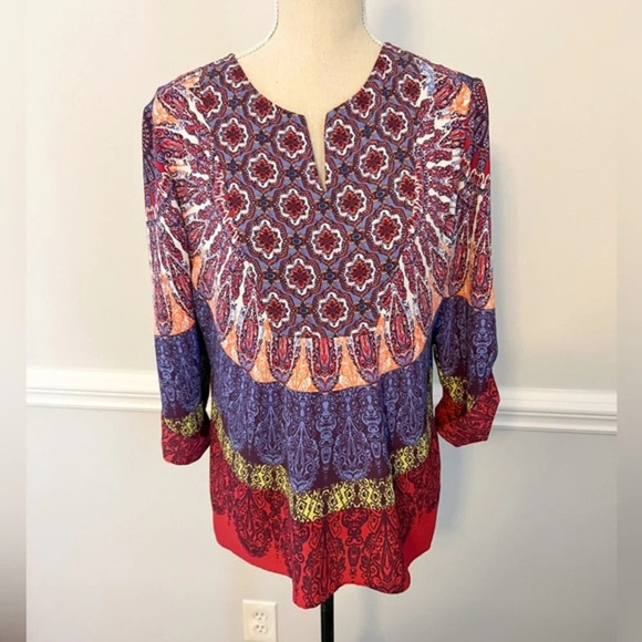 Francesca’s Olive Hill Patterned V-Neck Blouse, Size M - Picture 2 of 9